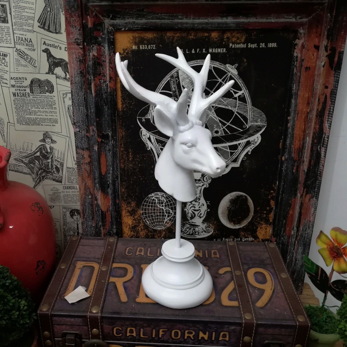 Luxury Deer Head Sculpture – Modern Resin Home Decor Ornament (Elegant Table Display)